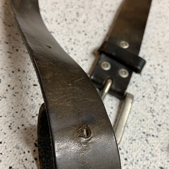 Vintage Unmarked Dark Brown Leather Belt with Silver Buckle - Picture 3 of 4
